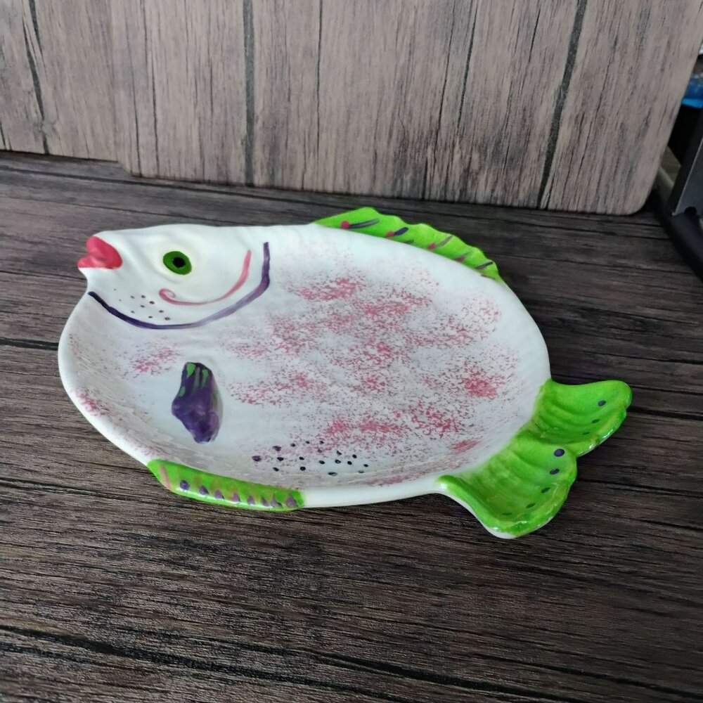 Vintage Holland Mold Fish Plate, 11" 1970s Hand-Painted Ceramic Coastal Platter - Picture 5 of 7